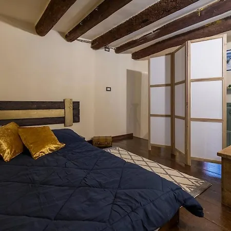 펜션 Antiba House 페라라