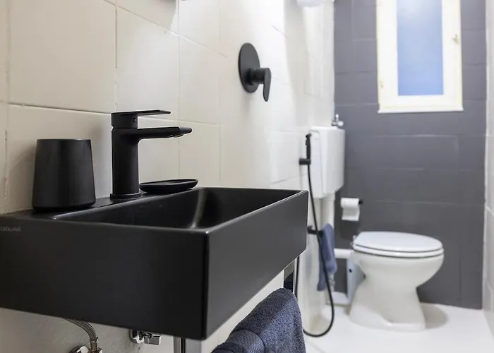 Дом отдыха Antiba House Феррара